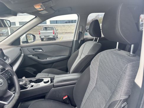 Used 2021 Nissan Rogue SV image 12