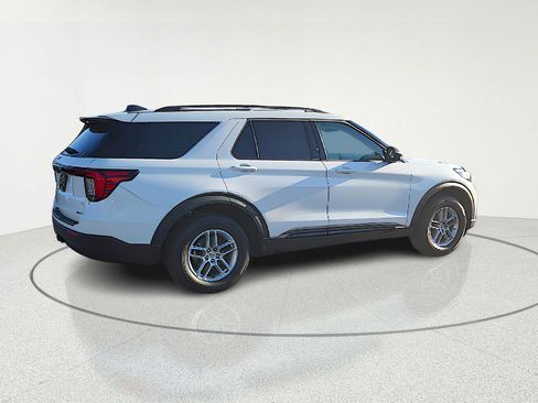 New 2026 Ford Explorer Active image 9