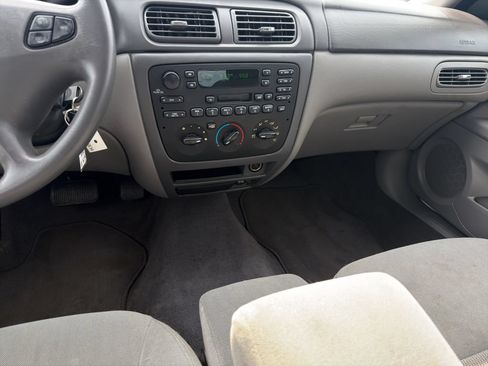 Used 2003 Ford Taurus SE FWD image 15