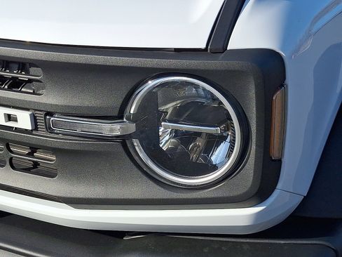 Used 2023 Ford Bronco Black Diamond w/ Sasquatch Package image 8