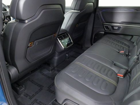 Used 2023 Rivian R1S Adventure image 34