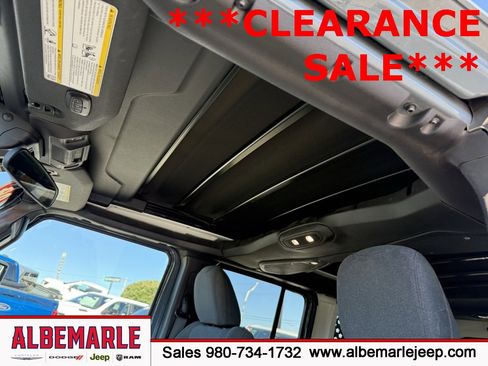 Used 2024 Jeep Wrangler Willys image 28