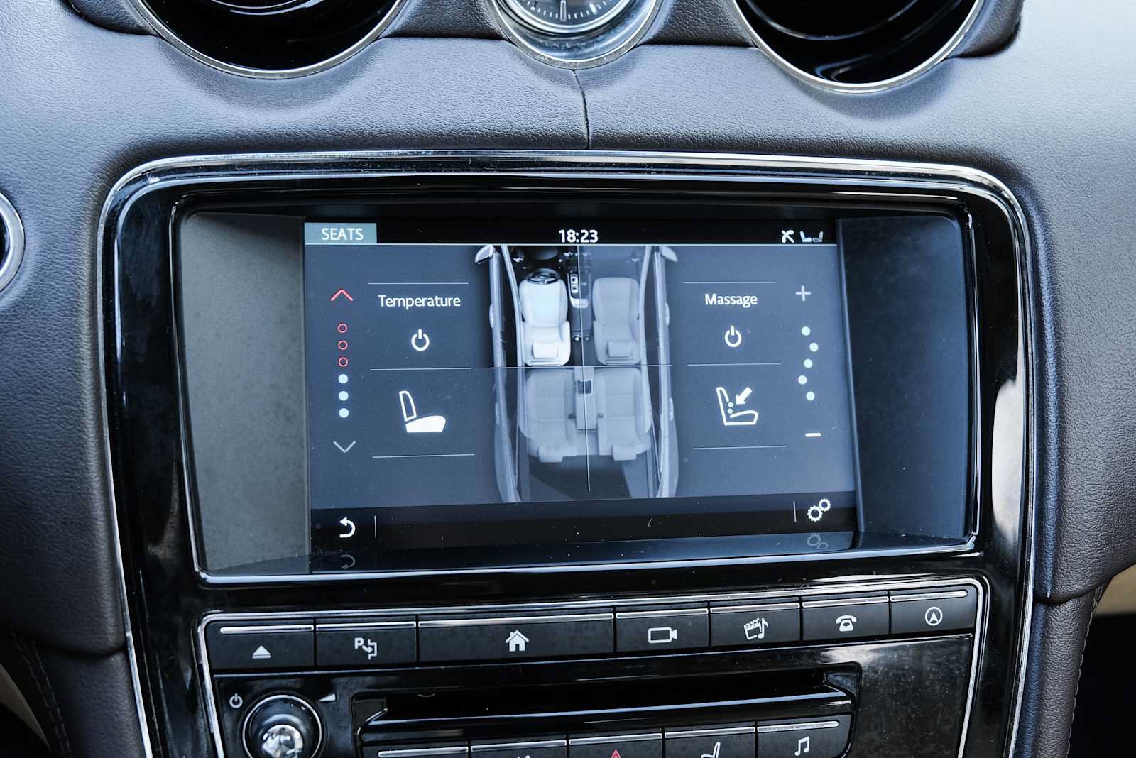 Used 2017 Jaguar XJ R-Sport RWD image 47