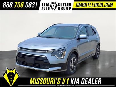New 2025 Kia Niro SX