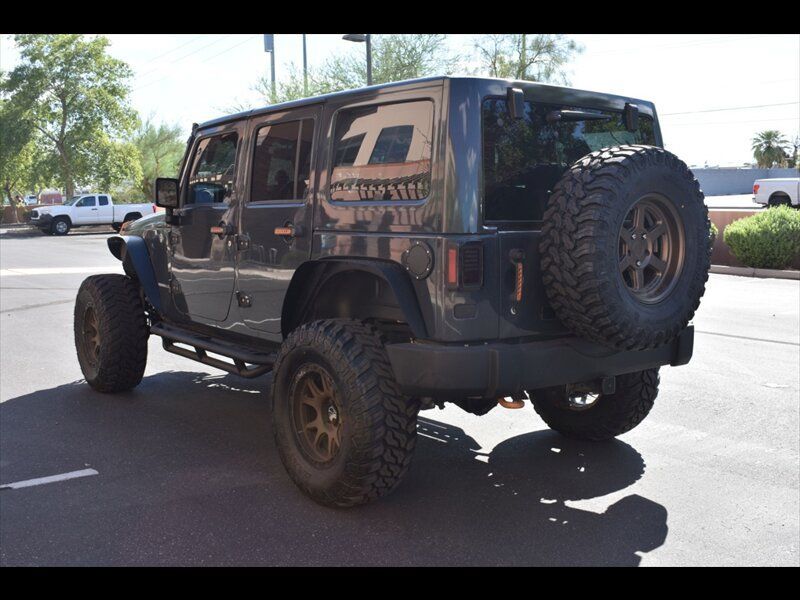 Used 2017 Jeep Wrangler Unlimited Rubicon w/ Connectivity Group AWD/4WD image 7