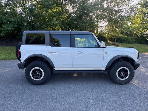 Used 2023 Ford Bronco Outer Banks w/ Sasquatch Package AWD/4WD image 8