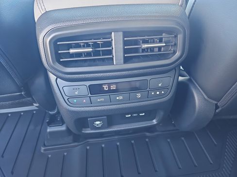 Used 2025 Honda Pilot Elite image 33