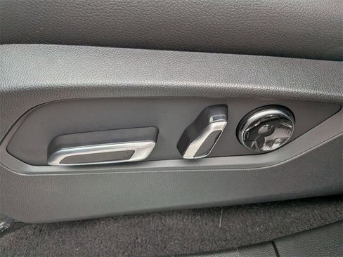 New 2026 Acura RDX SH-AWD image 14