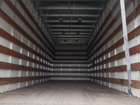 Used 2016 Ford F650 2WD Crew Cab Super Duty image 10