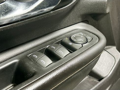 Used 2018 GMC Terrain SLE image 17