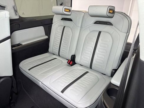 Used 2023 Rivian R1S Adventure AWD/4WD image 29