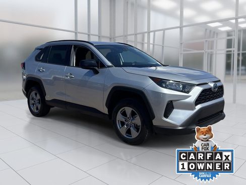 Used 2022 Toyota RAV4 LE AWD/4WD image 8