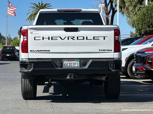 Used 2023 Chevrolet Silverado 2500 Custom w/ Gooseneck/5TH Wheel Package AWD/4WD image 6