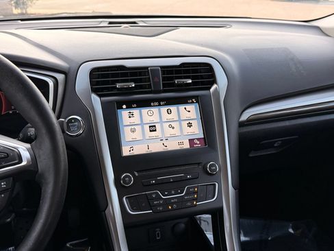 Used 2018 Ford Fusion SE w/ Equipment Group 602A FWD image 32