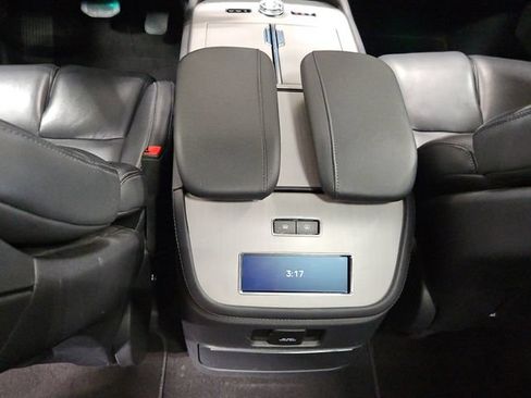 Used 2025 Lincoln Navigator L Reserve AWD/4WD image 19