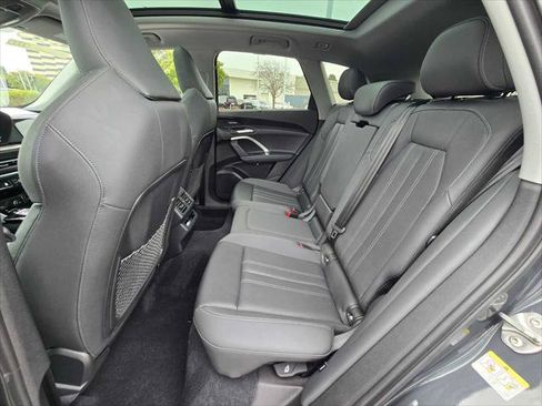 Certified 2025 Audi Q5 Premium Plus w/ Premium Plus AWD/4WD image 16