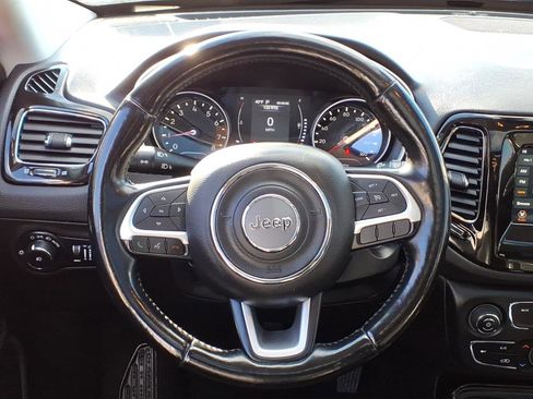 Used 2020 Jeep Compass Latitude image 24