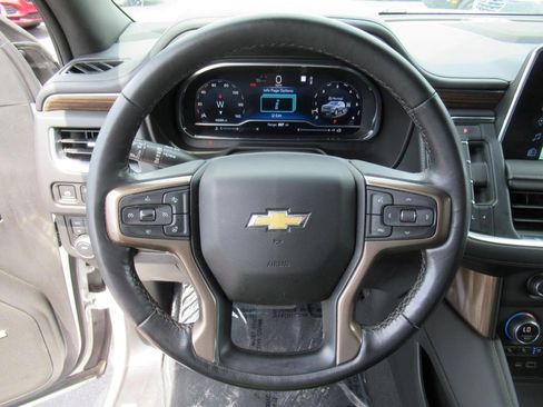 Certified 2022 Chevrolet Suburban High Country image 16