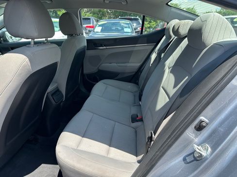 Used 2017 Hyundai Elantra SE FWD image 15