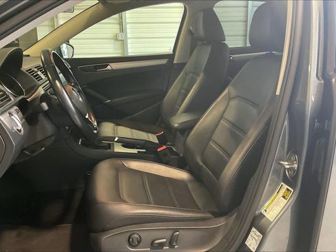 Used 2019 Volkswagen Passat 2.0T Wolfsburg image 26