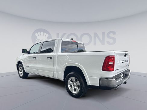 Used 2025 RAM 1500 Big Horn AWD/4WD image 4