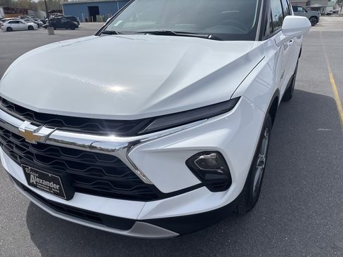 Used 2025 Chevrolet Blazer LT AWD/4WD image 10