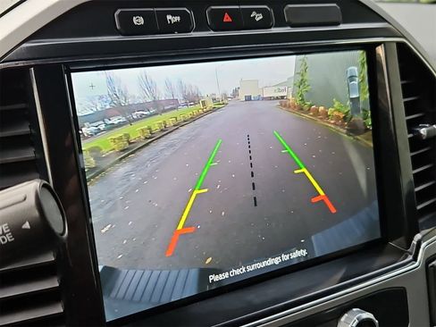 Used 2022 Ford F350 Lariat w/ FX4 Off-Road Package image 29