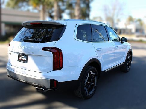 New 2025 Kia Telluride S image 7