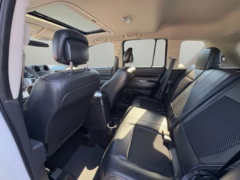 Used 2015 Jeep Compass Latitude w/ Sun/Sound Group image 22