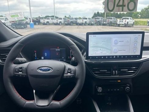 Used 2023 Ford Escape ST-Line w/ Tech Pack #1 AWD/4WD image 9