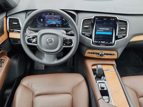 Certified 2024 Volvo XC90 T8 Plus image 11
