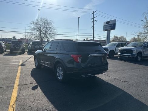 Used 2024 Ford Explorer XLT w/ Equipment Group 202A AWD/4WD image 7