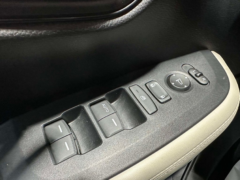 Used 2024 Honda HR-V LX image 31