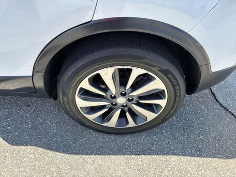 Certified 2019 Buick Encore Essence FWD image 30