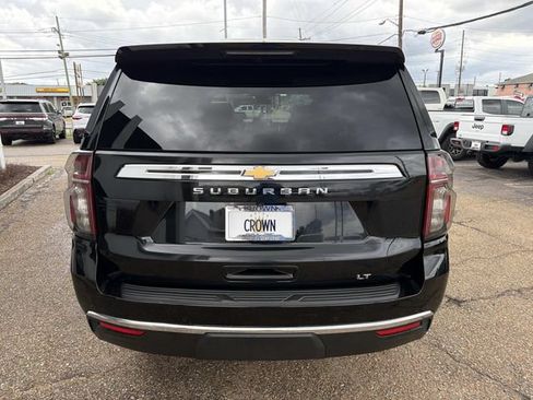 Used 2023 Chevrolet Suburban LT RWD image 8