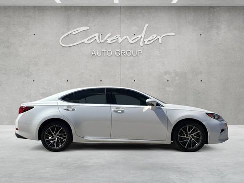 Used 2018 Lexus ES 350 w/ Luxury Package w/Wood Trim FWD image 17