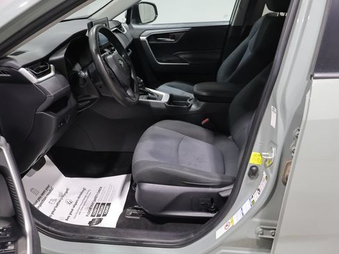 Used 2019 Toyota RAV4 XLE AWD/4WD image 10