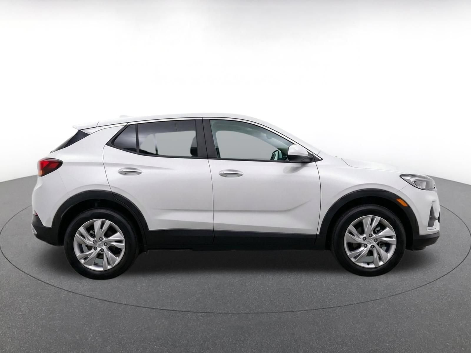 Used 2025 Buick Encore GX Preferred AWD/4WD image 9