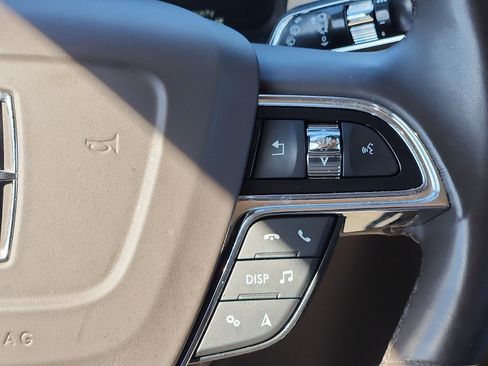 Used 2022 Lincoln Nautilus Reserve image 16