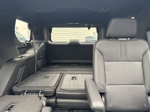 Used 2022 Chevrolet Tahoe RST w/ Luxury Package image 24