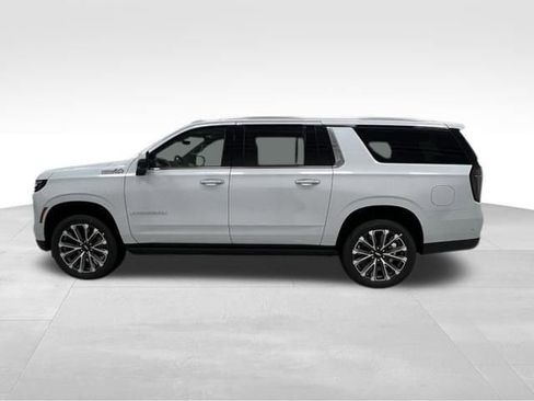 New 2026 Chevrolet Suburban High Country AWD/4WD image 4