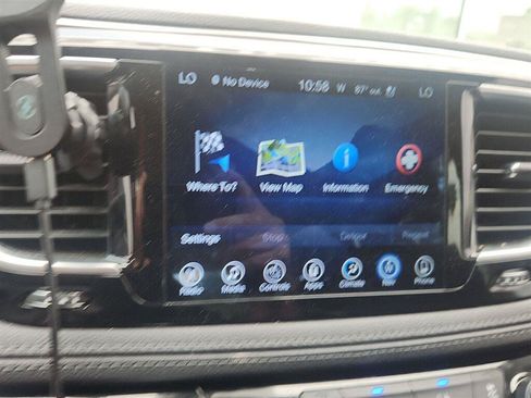 Used 2017 Chrysler Pacifica Limited w/ UConnect Theater Package FWD image 20