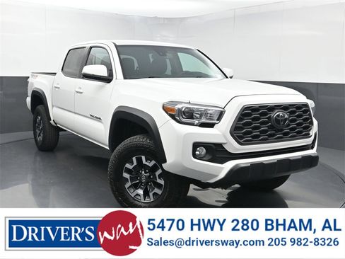 Used 2022 Toyota Tacoma TRD Off-Road image 1