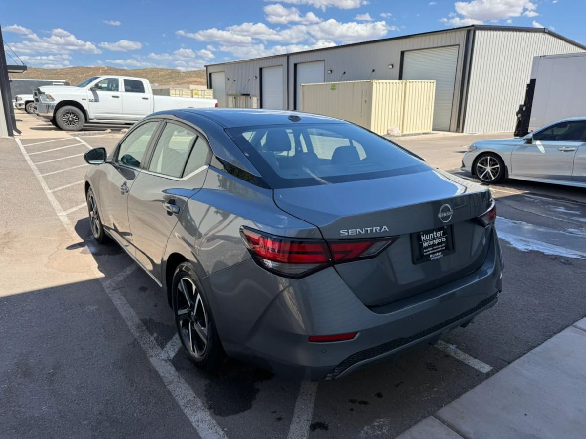 Used 2024 Nissan Sentra SV FWD image 6