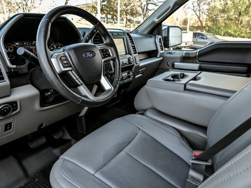 Used 2020 Ford F150 Lariat image 14