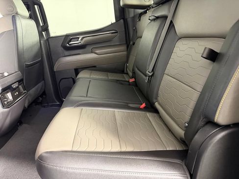 Used 2023 Chevrolet Silverado 1500 ZR2 w/ Technology Package AWD/4WD image 27