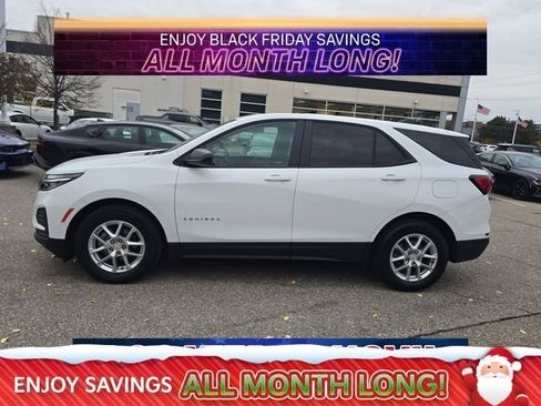 Used 2024 Chevrolet Equinox LS w/ LS Convenience Package image 2