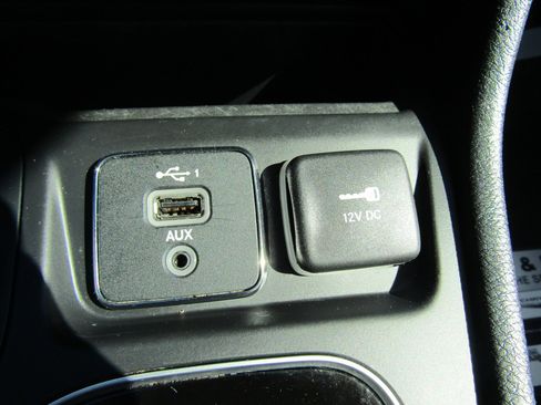 Used 2021 Jeep Cherokee Limited w/ Trailer Tow Group image 30