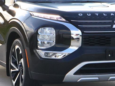 Used 2023 Mitsubishi Outlander SE image 7