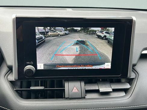Used 2024 Toyota RAV4 LE FWD image 17